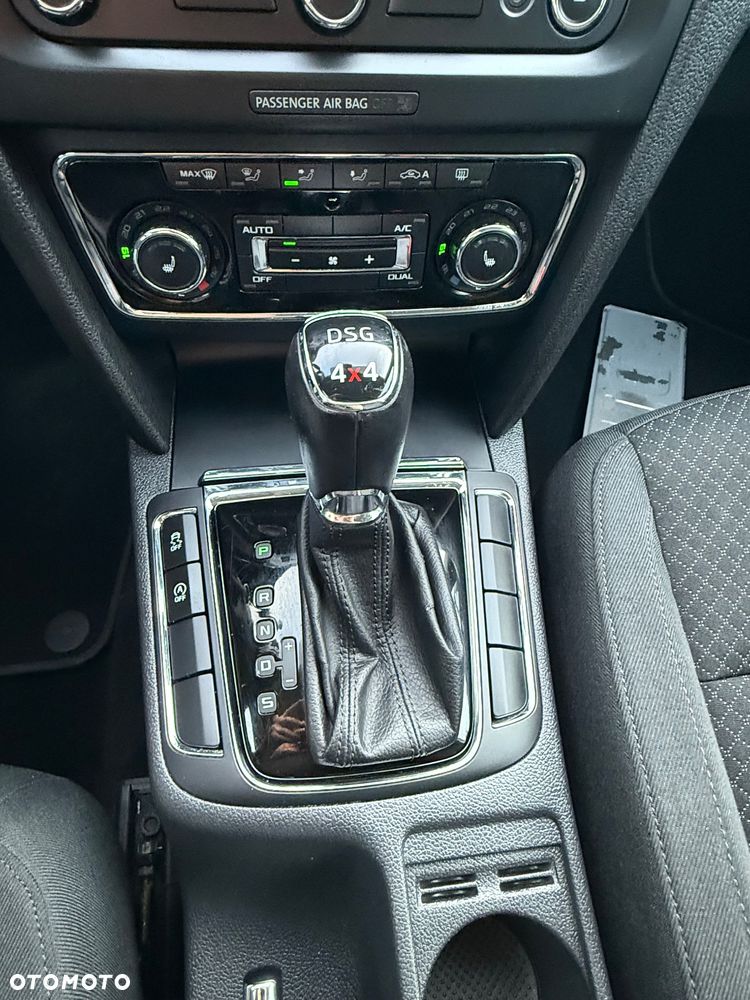 Skoda Superb 2.0 TDI DSG Exclusive - 17