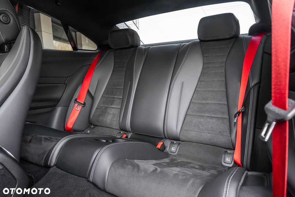 Mercedes-Benz Klasa E 220 d 4-Matic 9G-TRONIC - 21