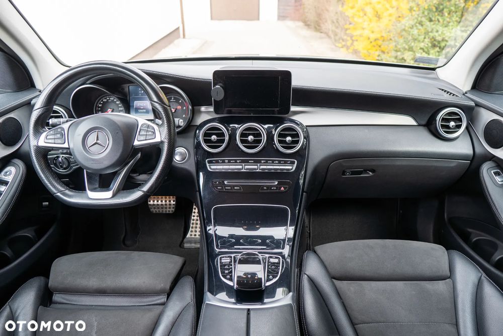 Mercedes-Benz GLC - 11