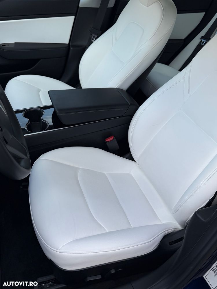 Tesla Model 3 - 7