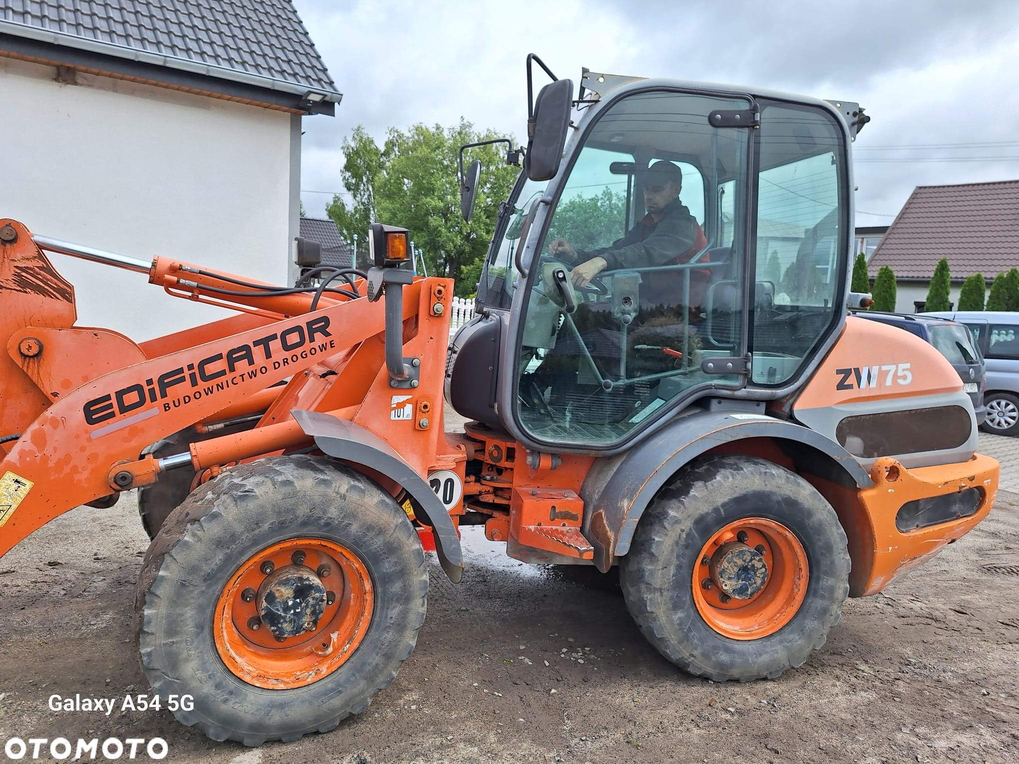 Hitachi ZW75 - 7