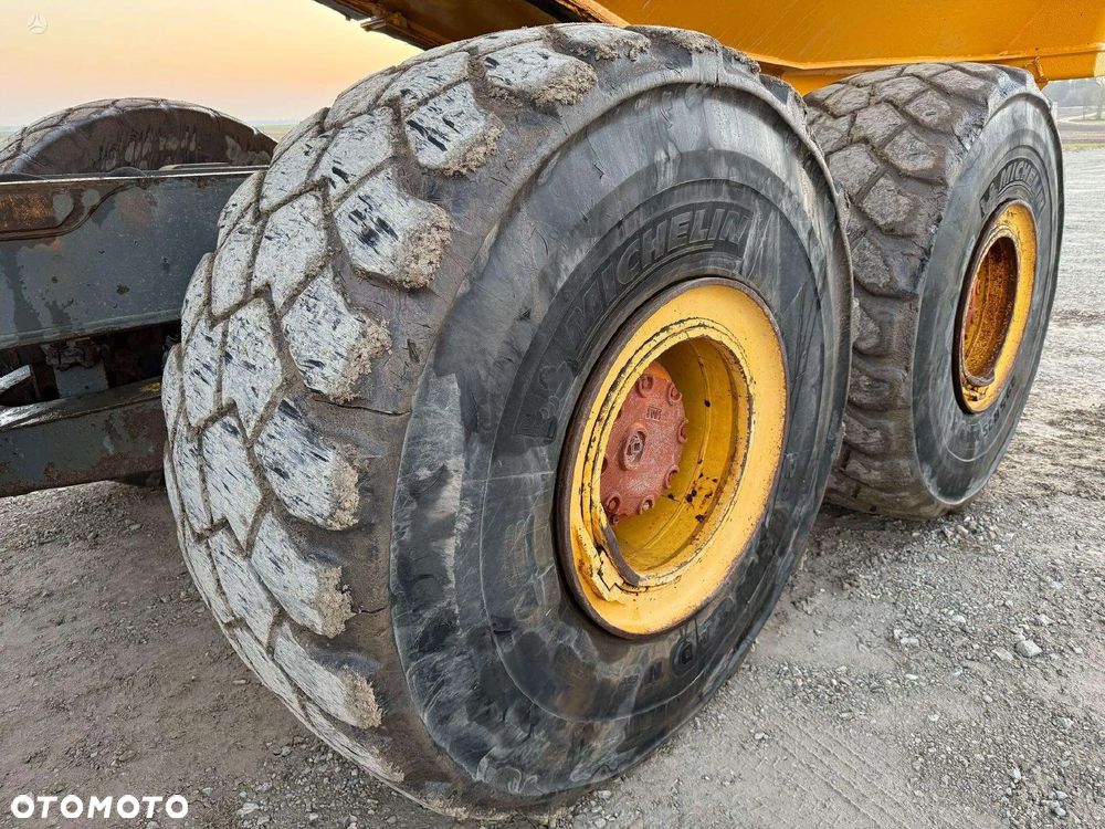 Komatsu HM 400-2 - 21