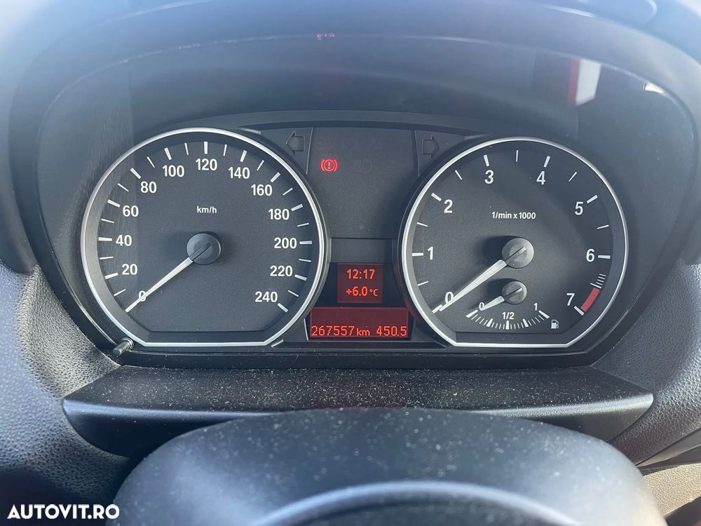 BMW Seria 1 120i - 10