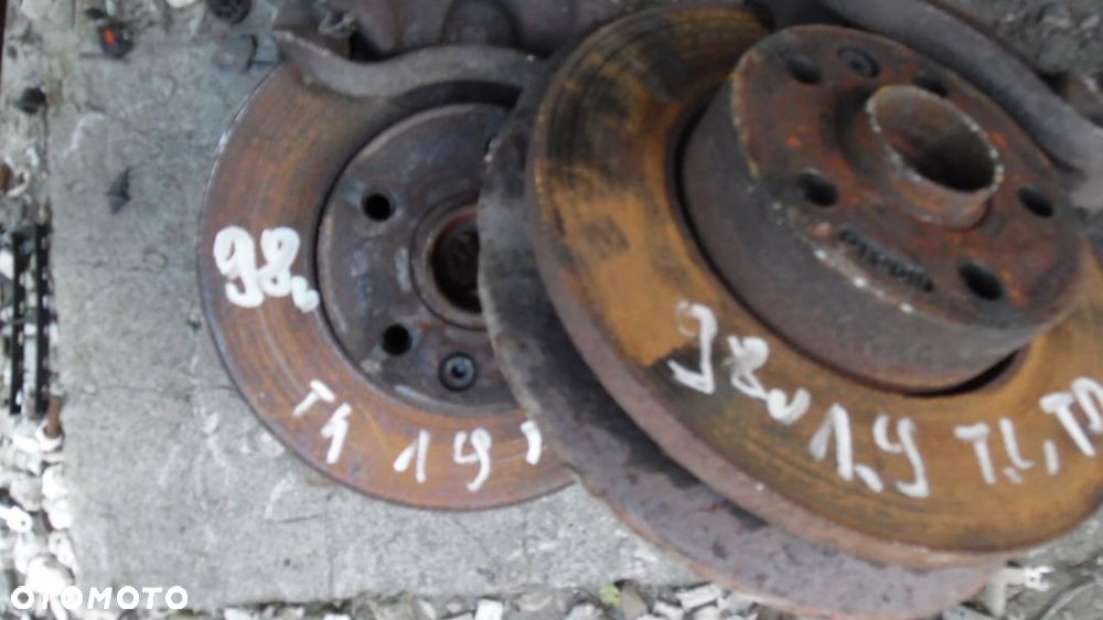 Zwrotnica prawa VW T4 1.9TD - 1