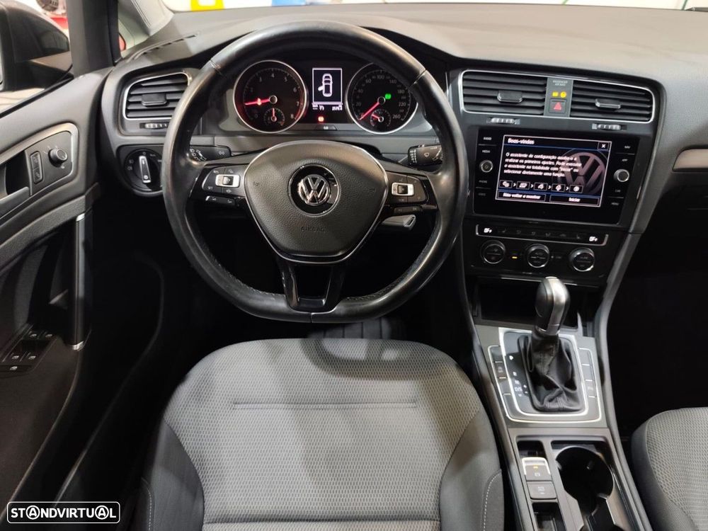 VW Golf 1.0 TSI Confortline DSG - 8