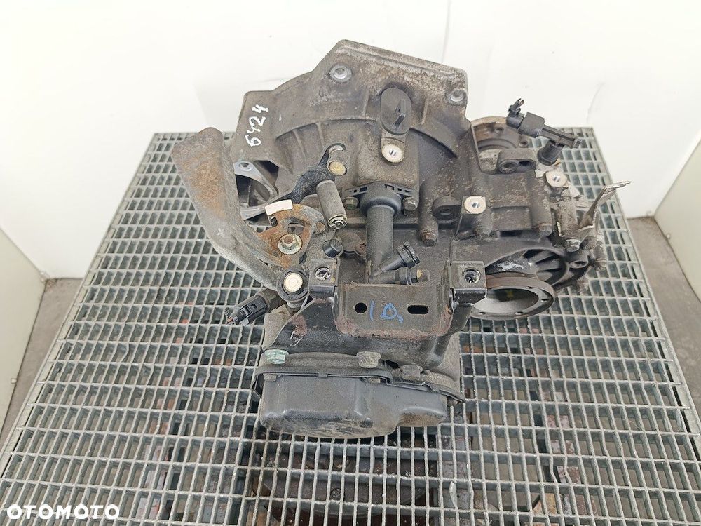 SKRZYNIA BIEGÓW MANUALNA 5 VW POLO IV 9N GGU 1.9 TDI - 3