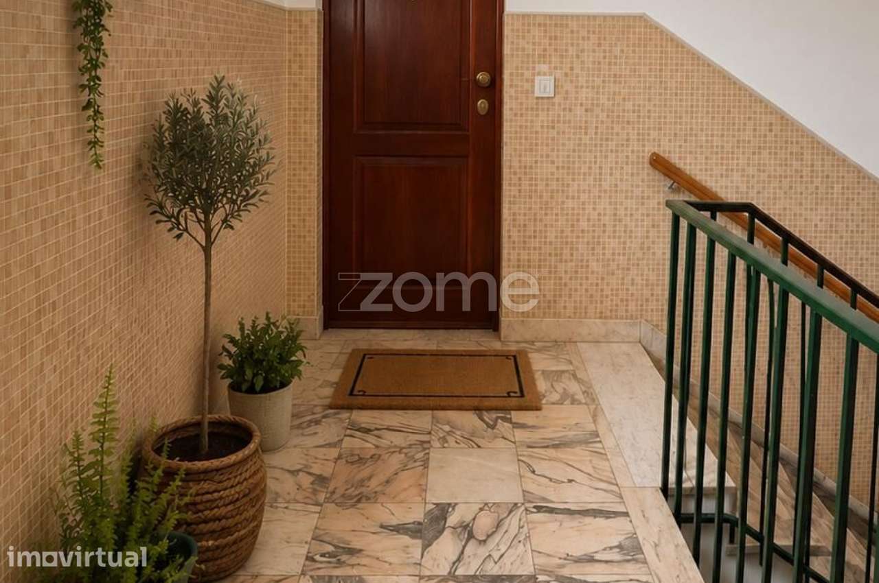 Arrenda-se T2 espaçoso com terraço, varandas e vista sobre Coimbra - Grande imagem: 5/22