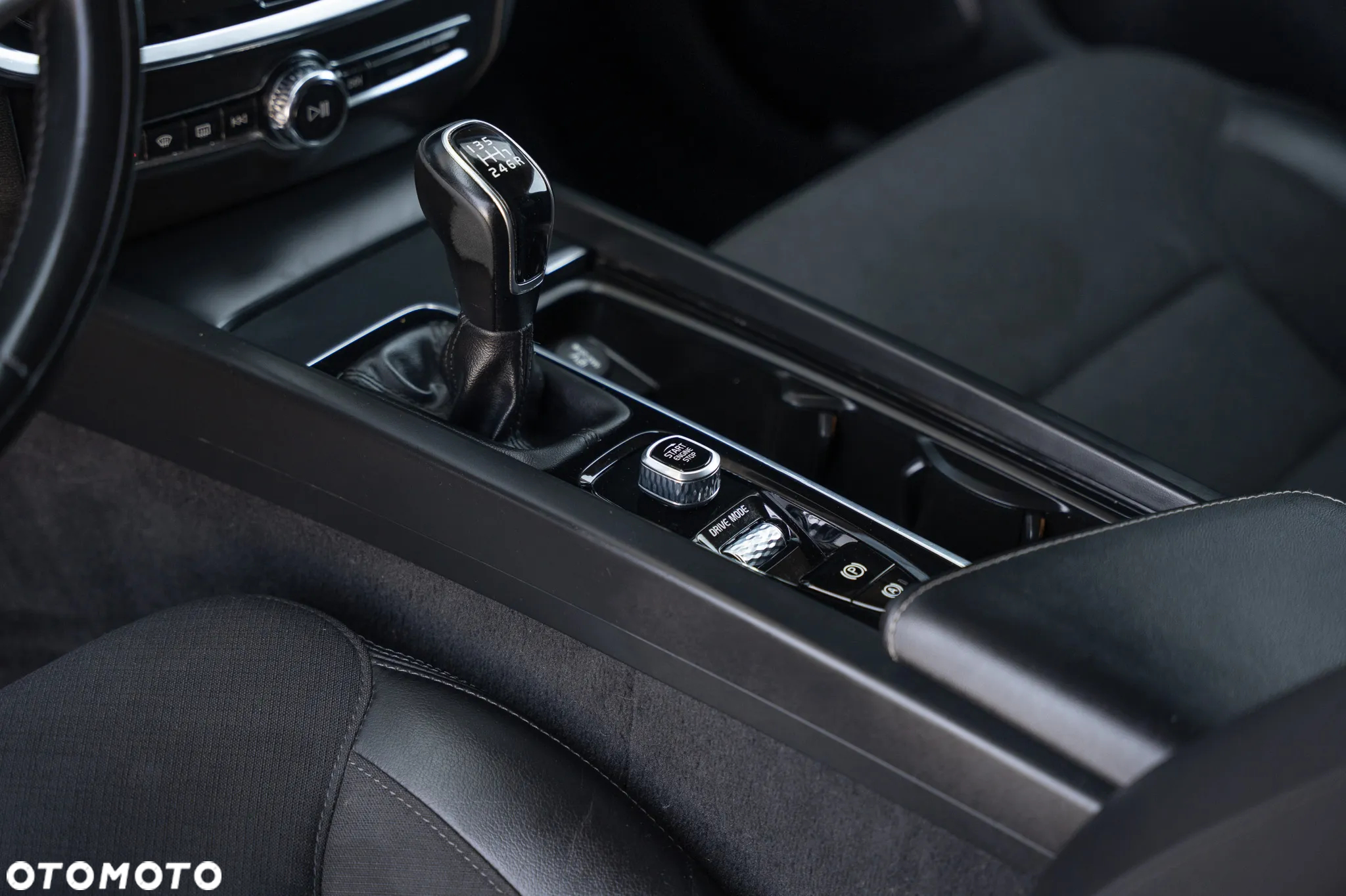Volvo V60 D3 Momentum Pro - 28