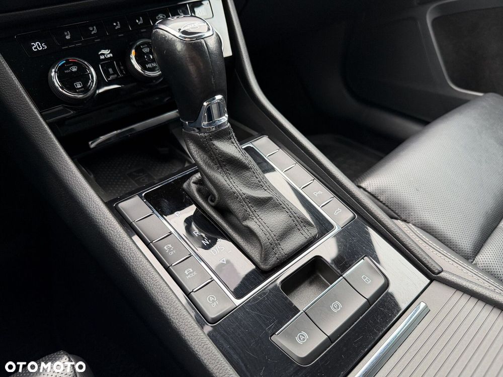 Skoda Superb 2.0 TDI SCR L&K DSG - 22