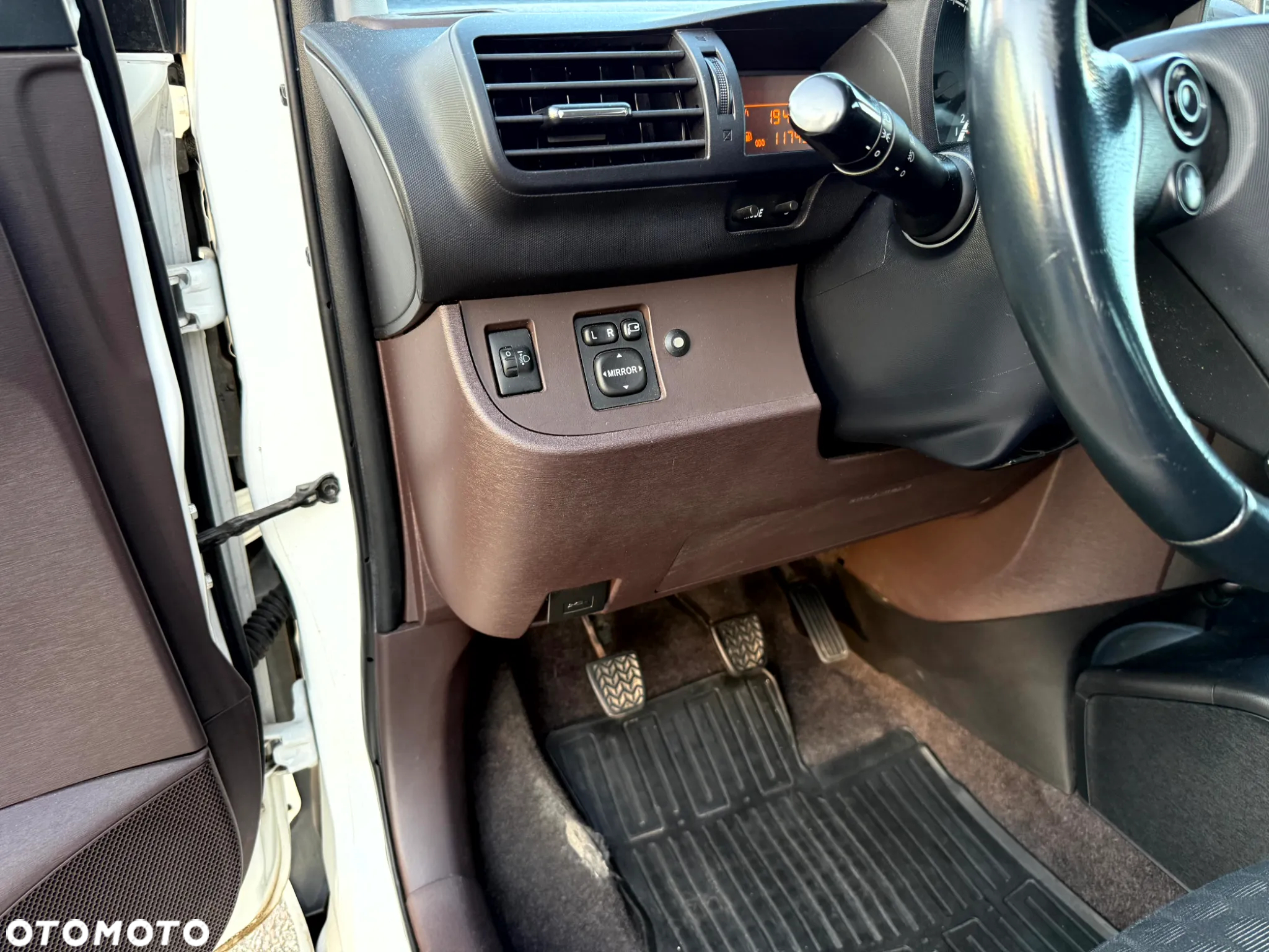 Toyota iQ 1.0 Sol - 15
