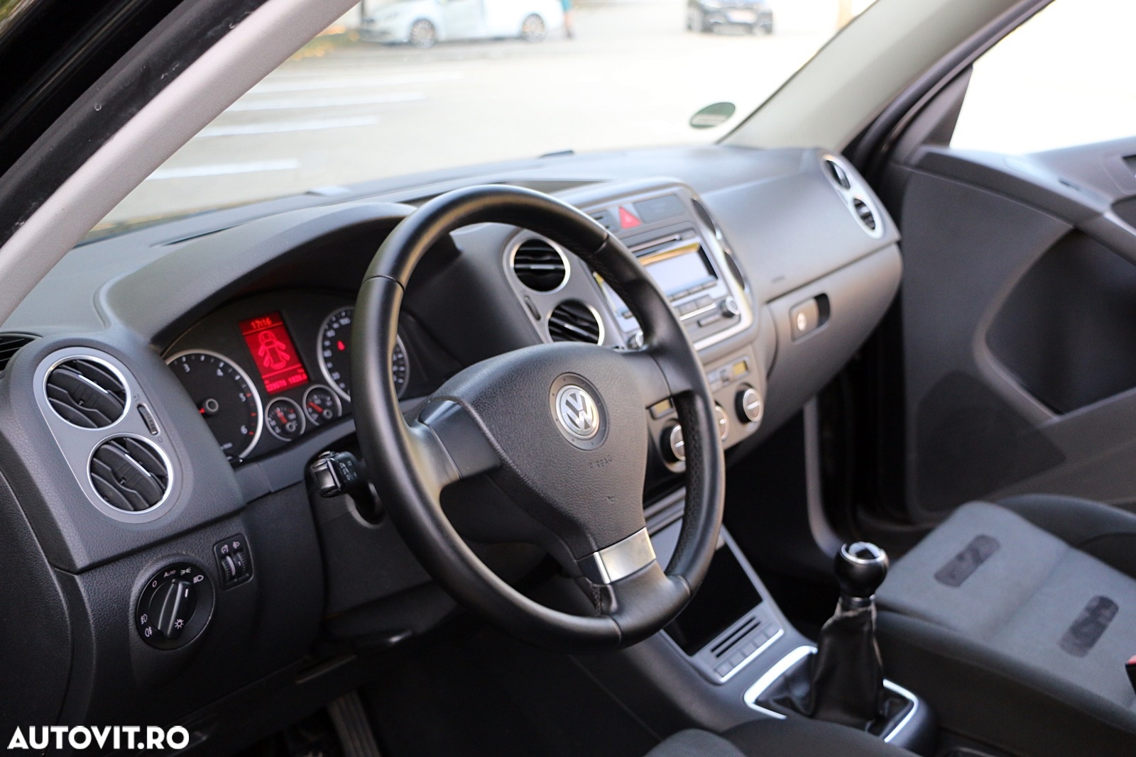Volkswagen Tiguan 2.0 TDI 4Motion Track & Style - 17