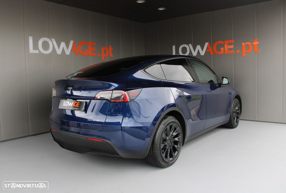 Tesla Model Y Long Range Dual Motor AWD - 3