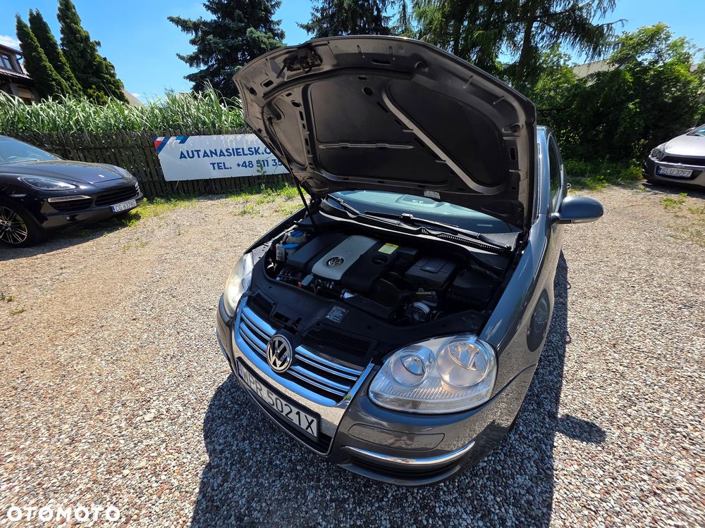 Volkswagen Jetta - 11