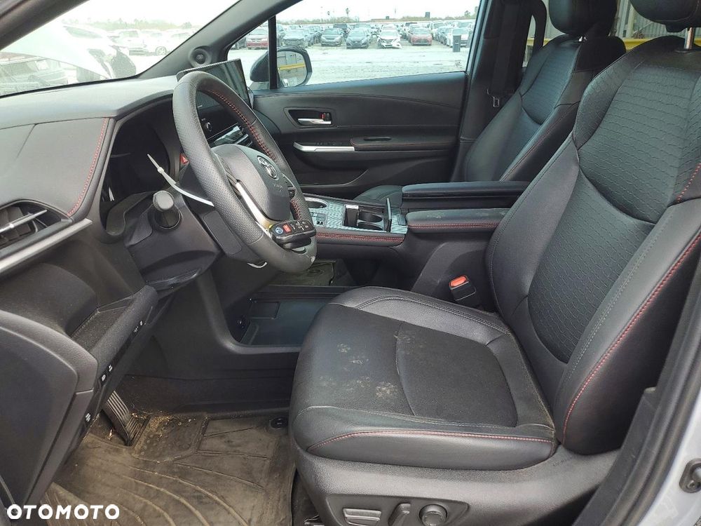 Toyota Sienna - 8