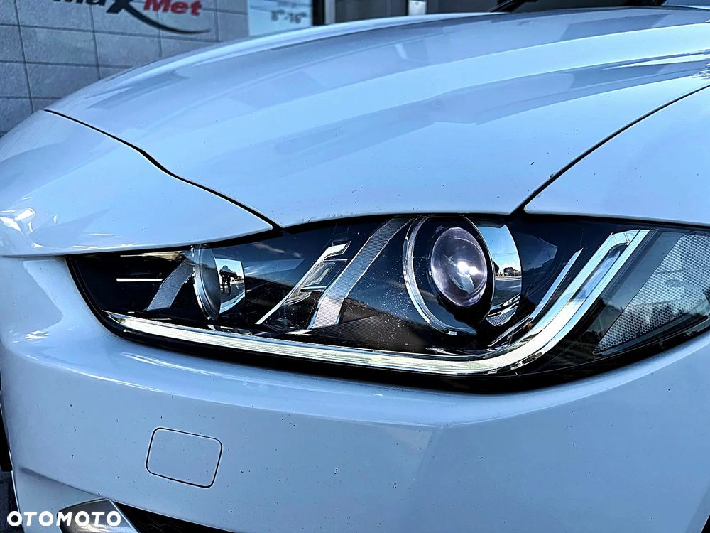 Jaguar XE 20d R-Sport - 10