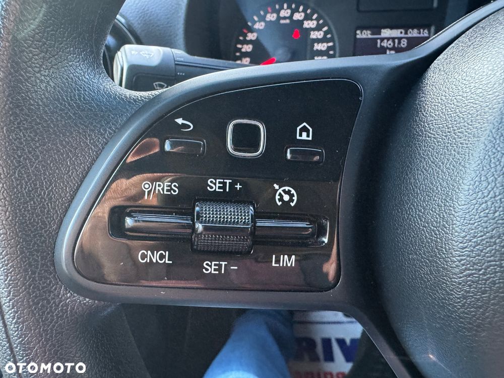 Mercedes-Benz Sprinter - 14