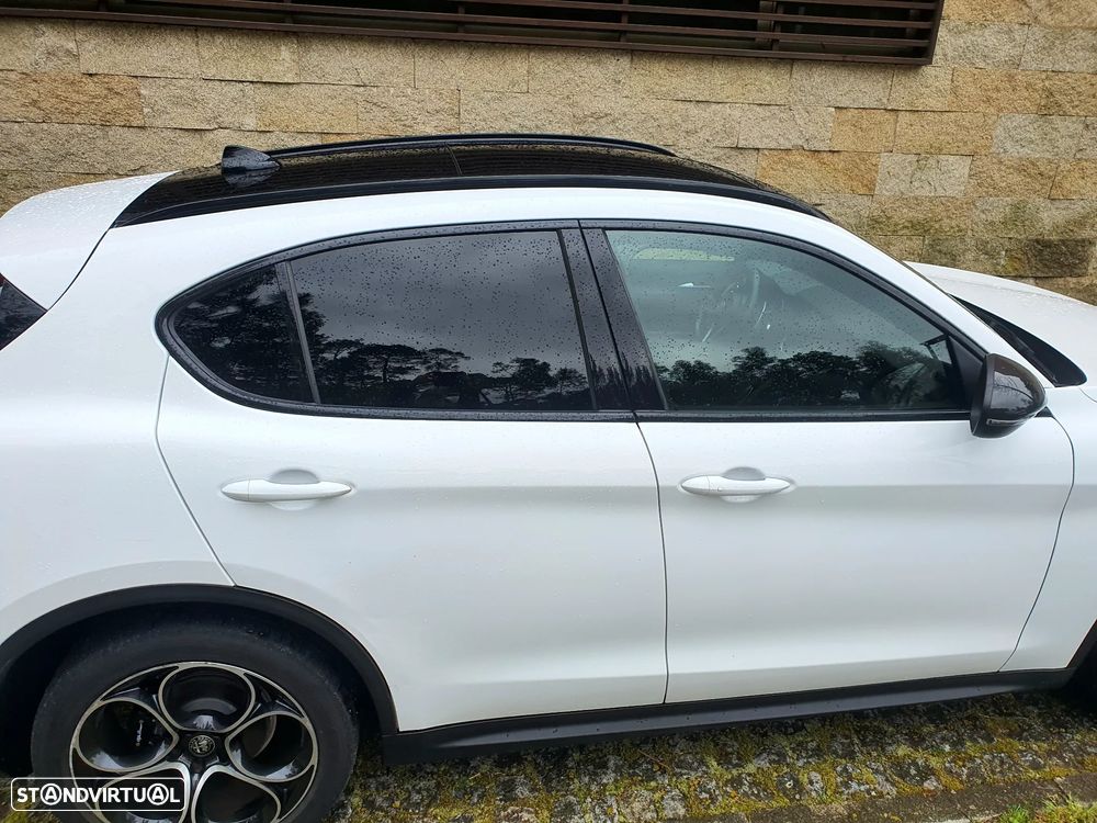 Alfa Romeo Stelvio 2.2 D B-Tech AT8 - 1