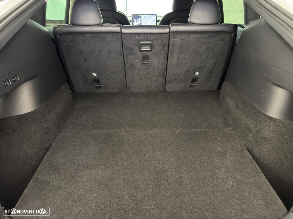 Tesla Model Y Long Range Dual Motor AWD - 17
