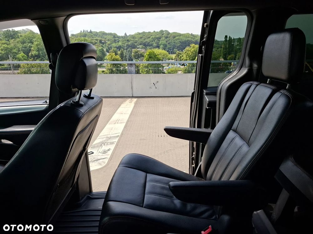 Dodge Grand Caravan 3.6 R/T - 8