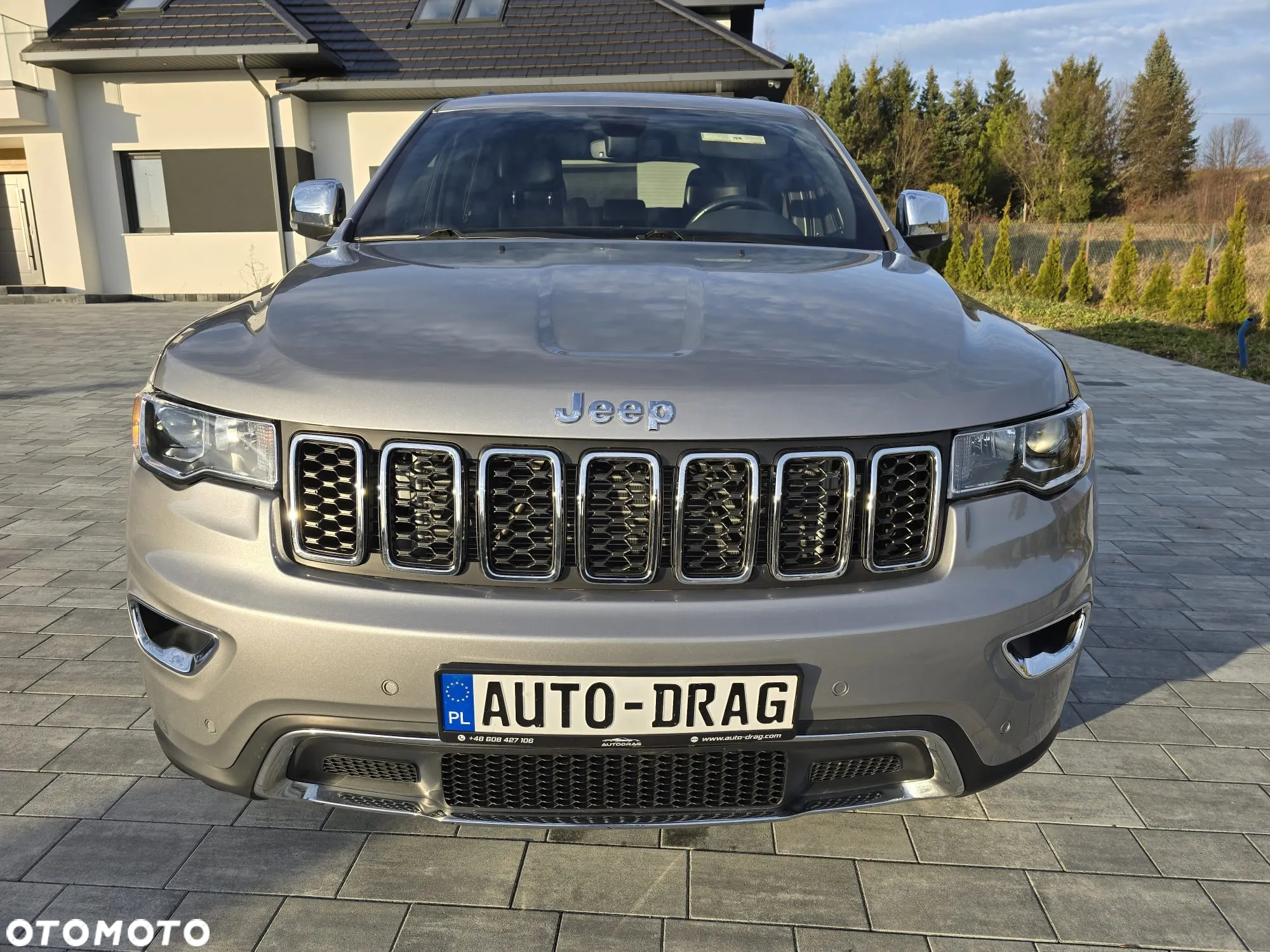 Jeep Grand Cherokee - 8