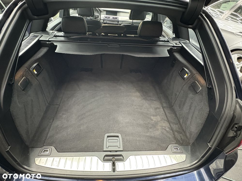 BMW Seria 5 520d Touring - 38