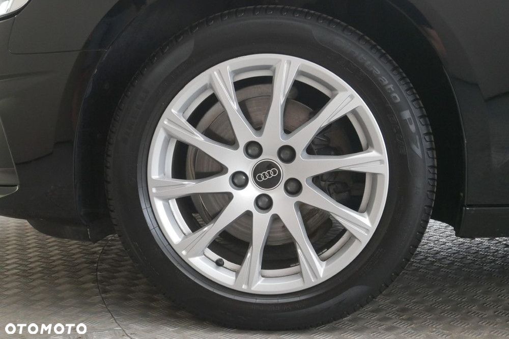 Audi A4 Limousine - 14