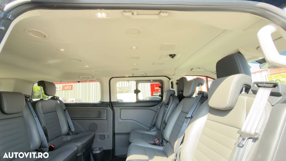 Ford Tourneo Custom Bus 320 2.0 EcoBlue 170 CP L2H1 Titanium X Aut. - 11
