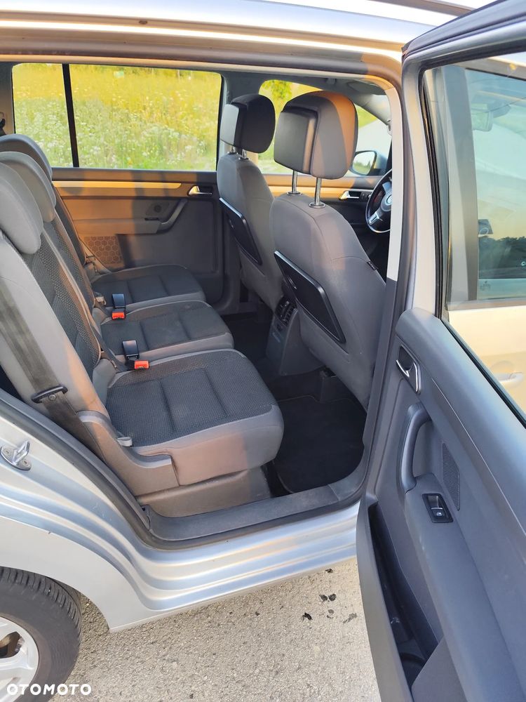 Volkswagen Touran 2.0 TDI DPF Comfortline DSG - 12