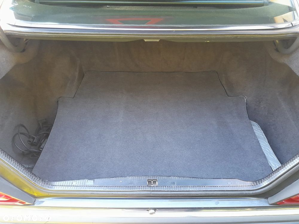 Mercedes-Benz W124 (1984-1993) - 23