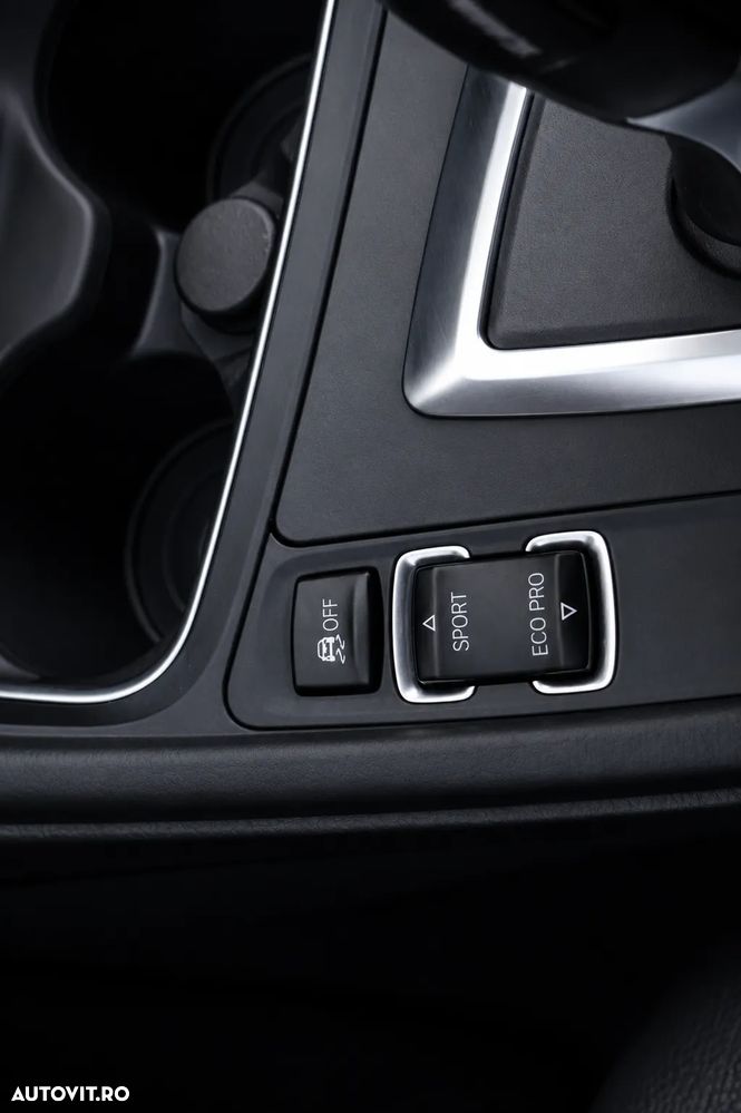 BMW Seria 3 318d Aut. - 34