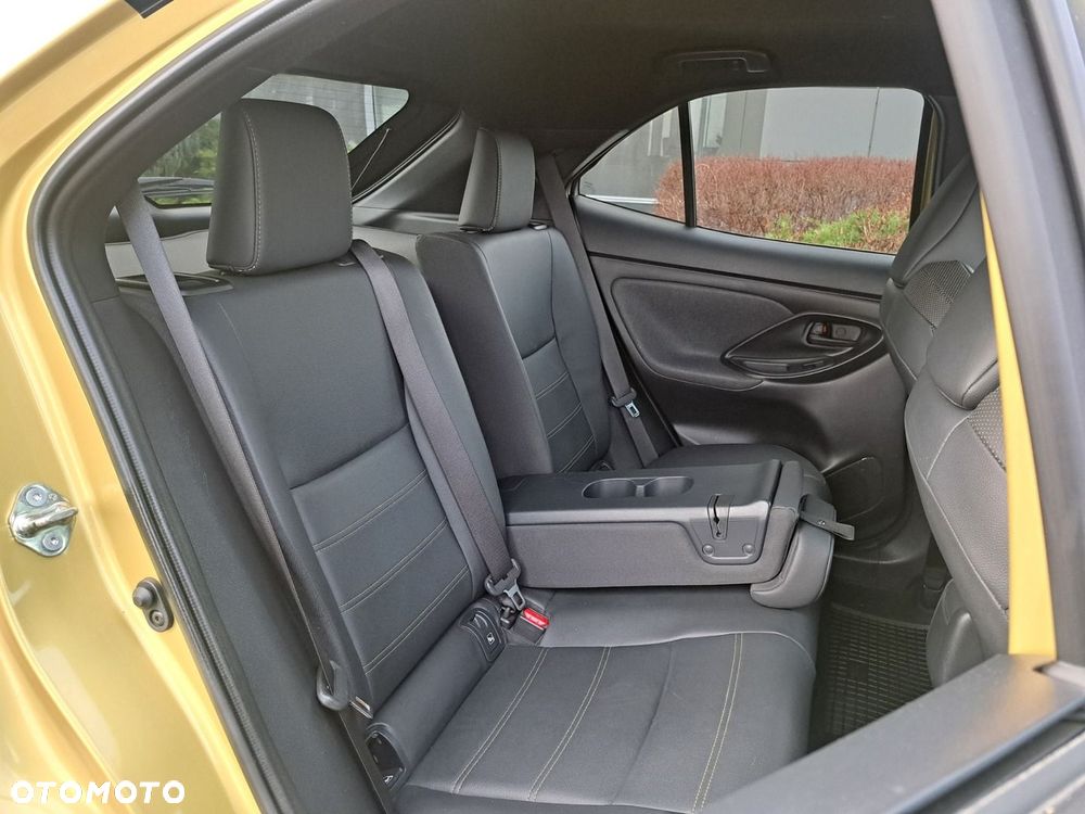 Toyota Yaris Cross Hybrid 1.5 Premiere Edition - 14