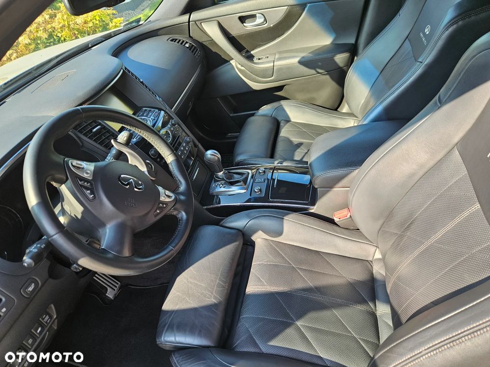 Infiniti QX70 3.0d S Premium - 8