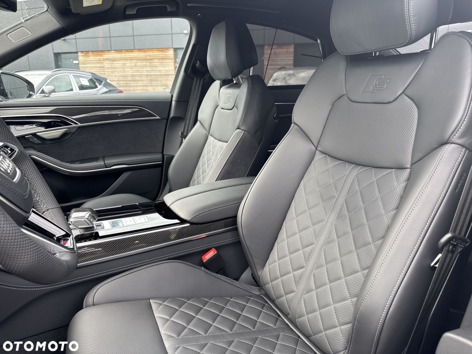 Audi S8 - 14