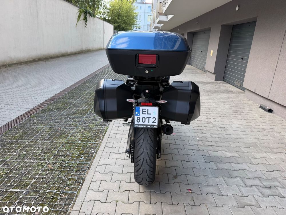BMW XR - 13