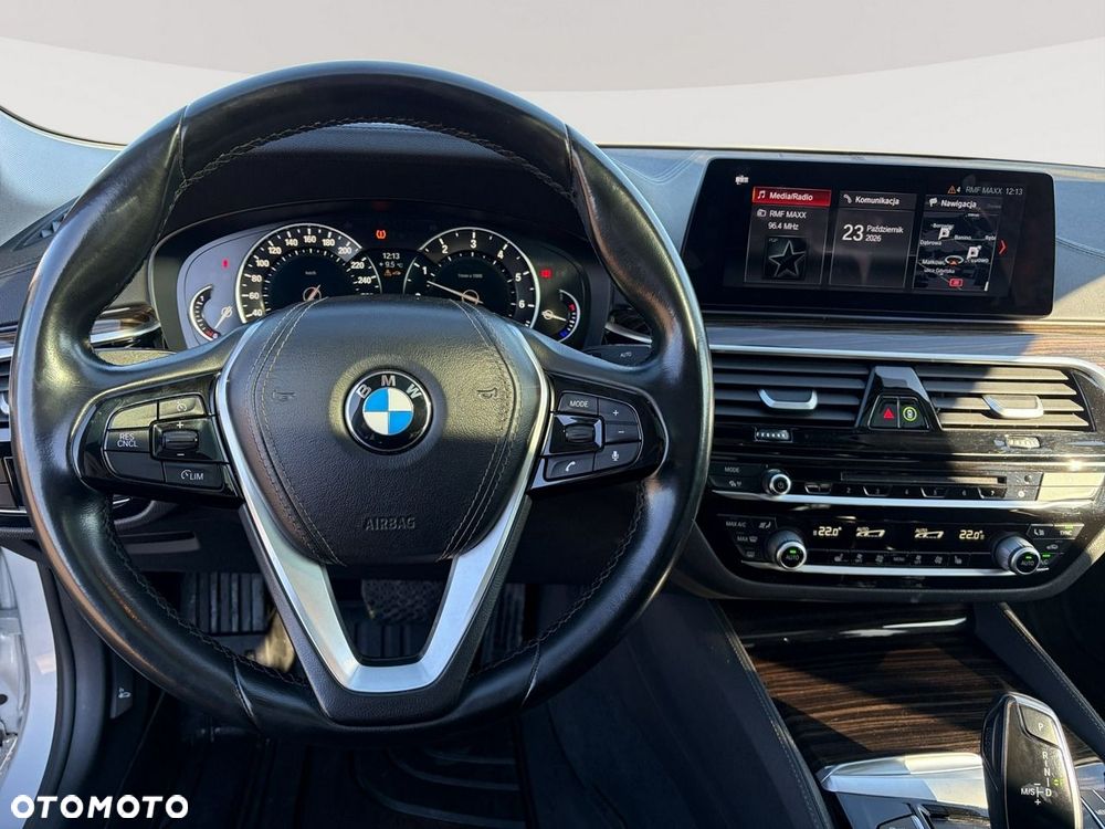 BMW Seria 5 540i xDrive Luxury Line - 16