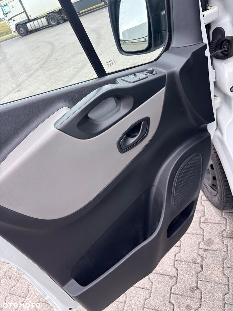 Renault trafic - 18