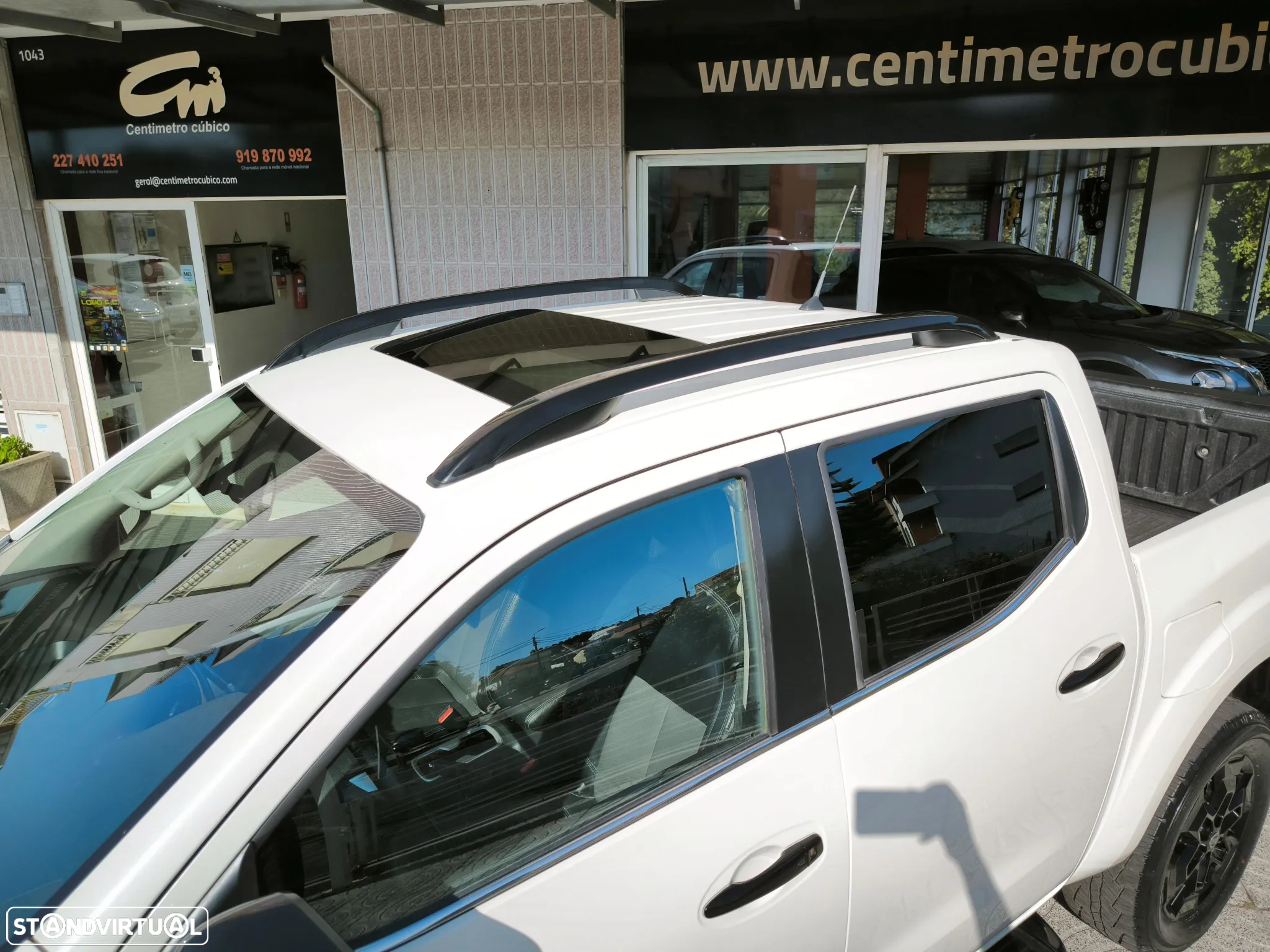 Nissan Navara 2.3 dCi CD 4WD N-Guard - 24