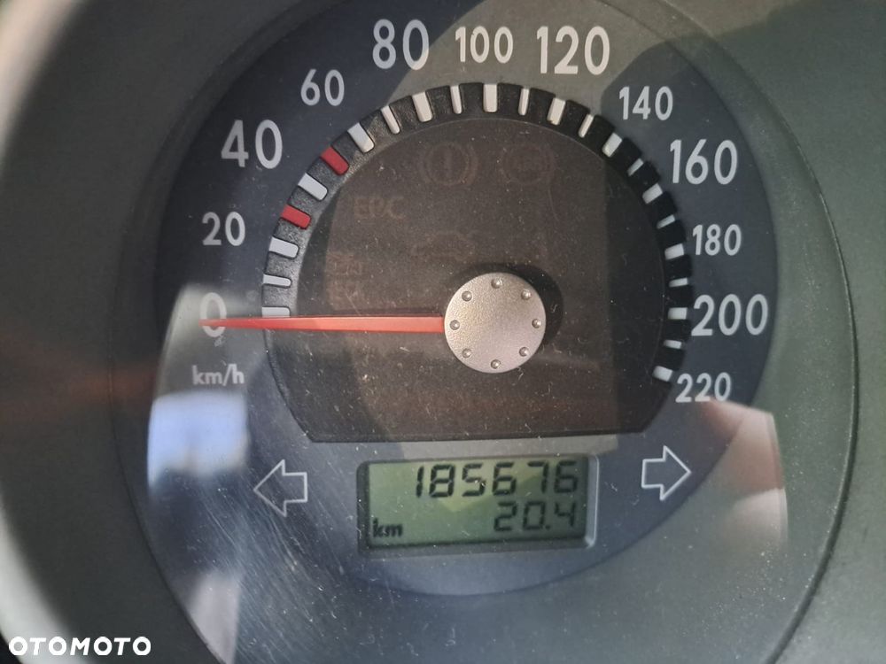 Volkswagen Polo - 4