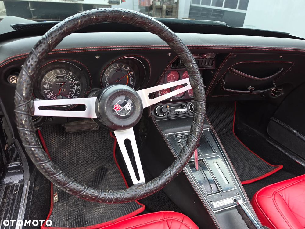 Chevrolet Corvette - 10