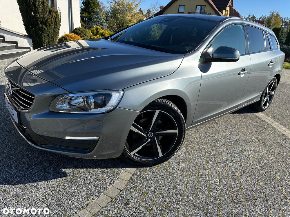 Volvo V60 D4 Geartronic Summum - 1