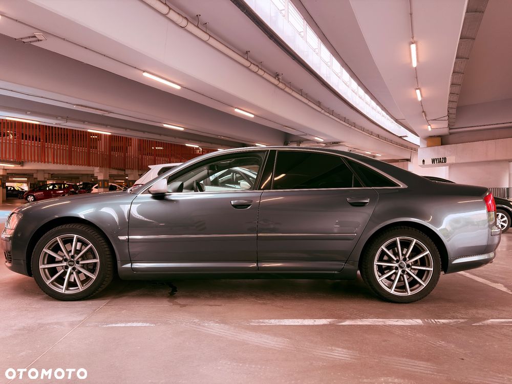 Audi A8 - 1