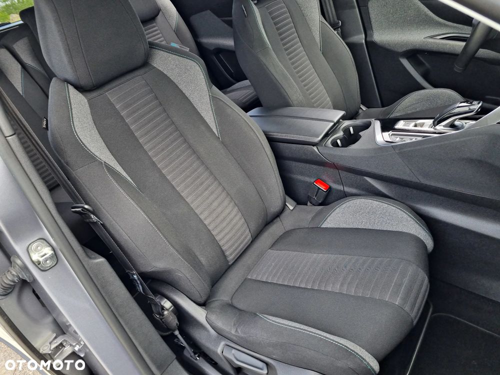 Peugeot 5008 BlueHDi 130 EAT8 Active - 33