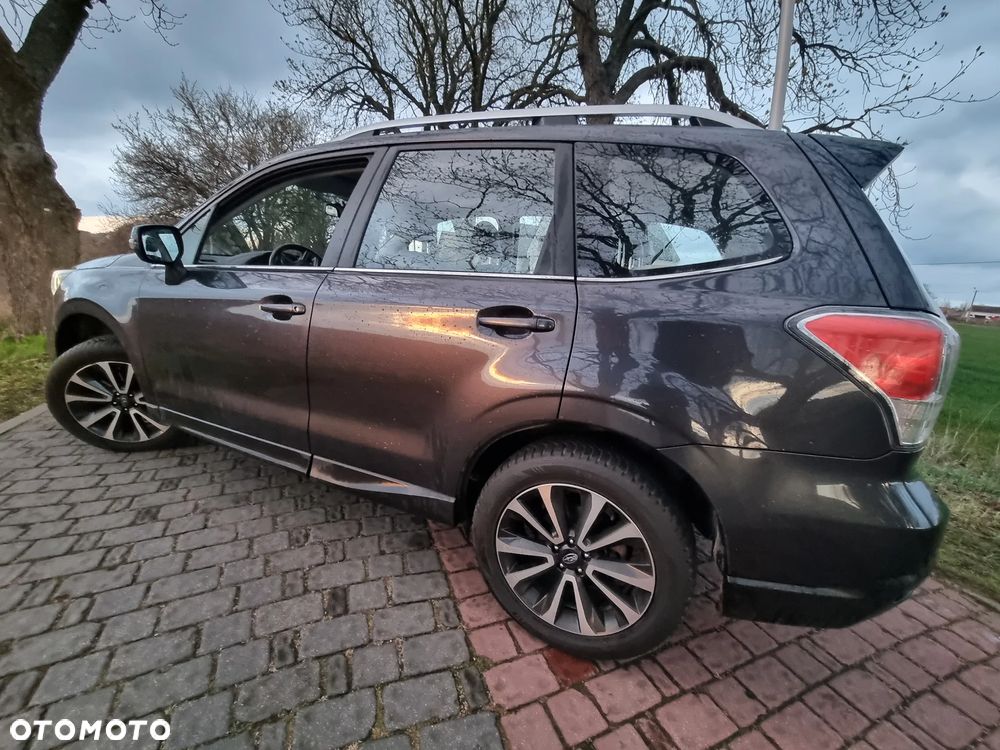 Subaru Forester 2.0 XT Platinum Lineartronic - 32