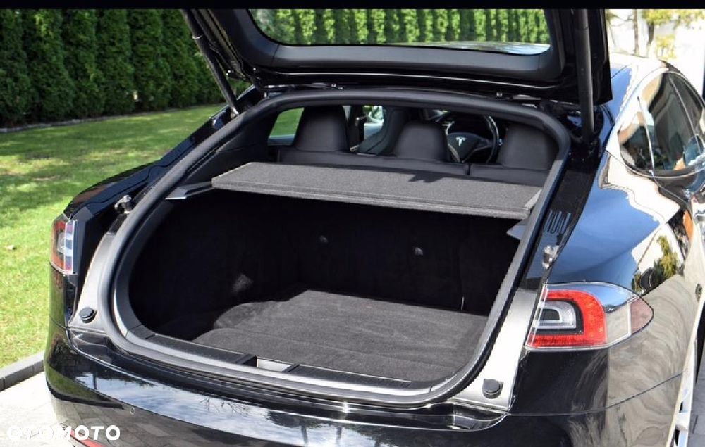 Tesla Model S 75 D - 11