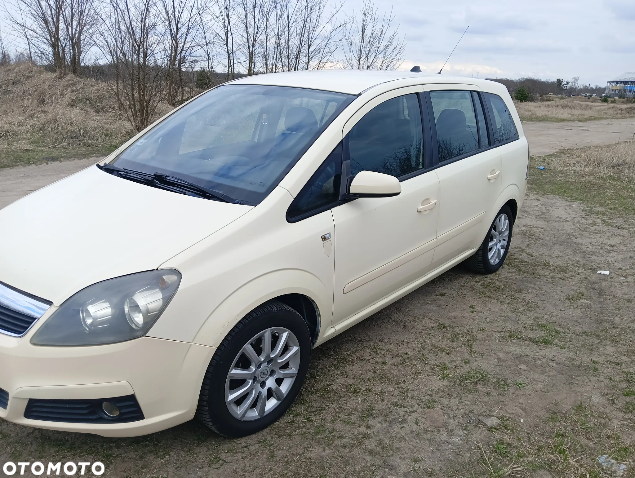 Opel Zafira 1.6 16V Base - 2