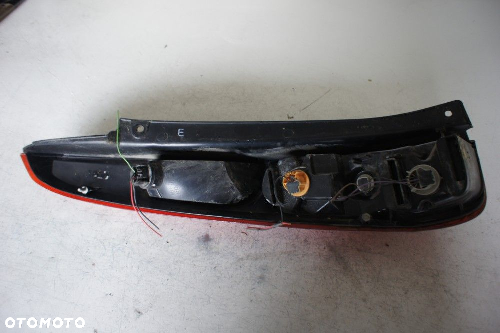 FORD FIESTA MK6 LAMPA PRAWY TYŁ - 2
