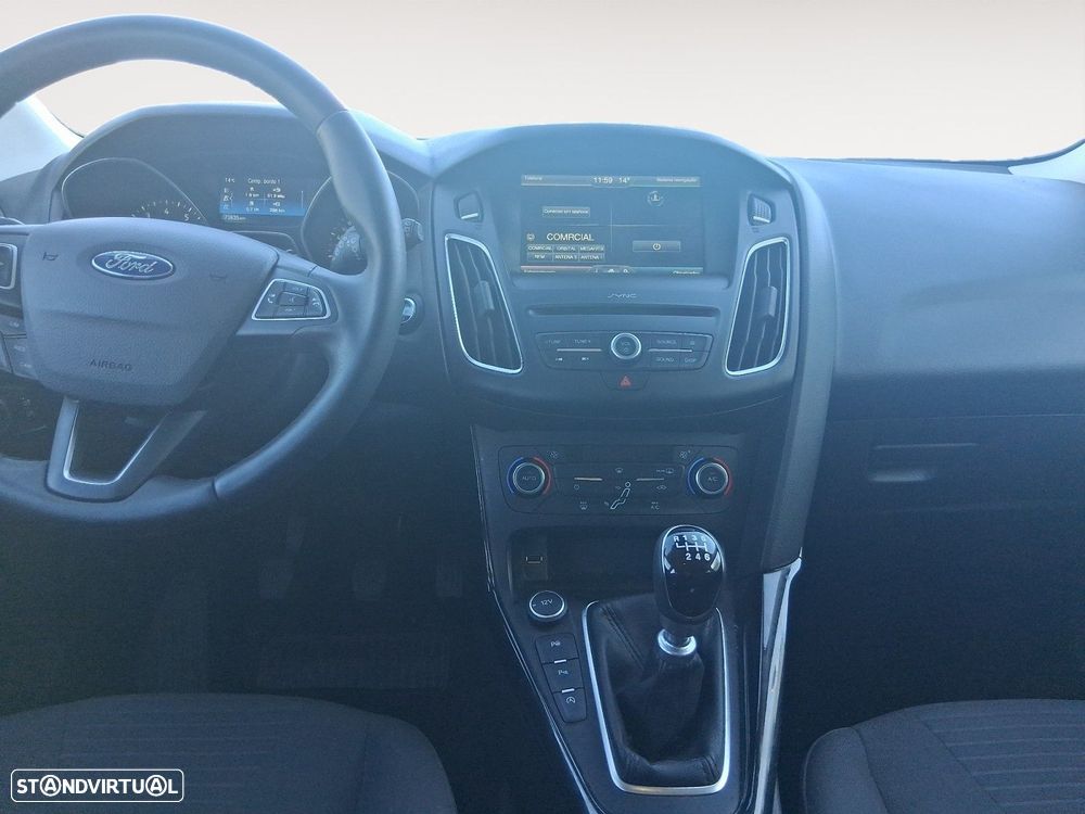 Ford Focus 1.0 EcoBoost Titanium - 10