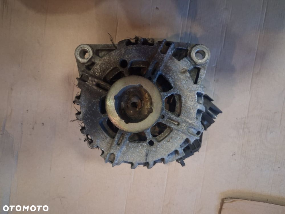 Alternator CITROEN PEUGEOT 1.6 EHDI   9674646180  OE