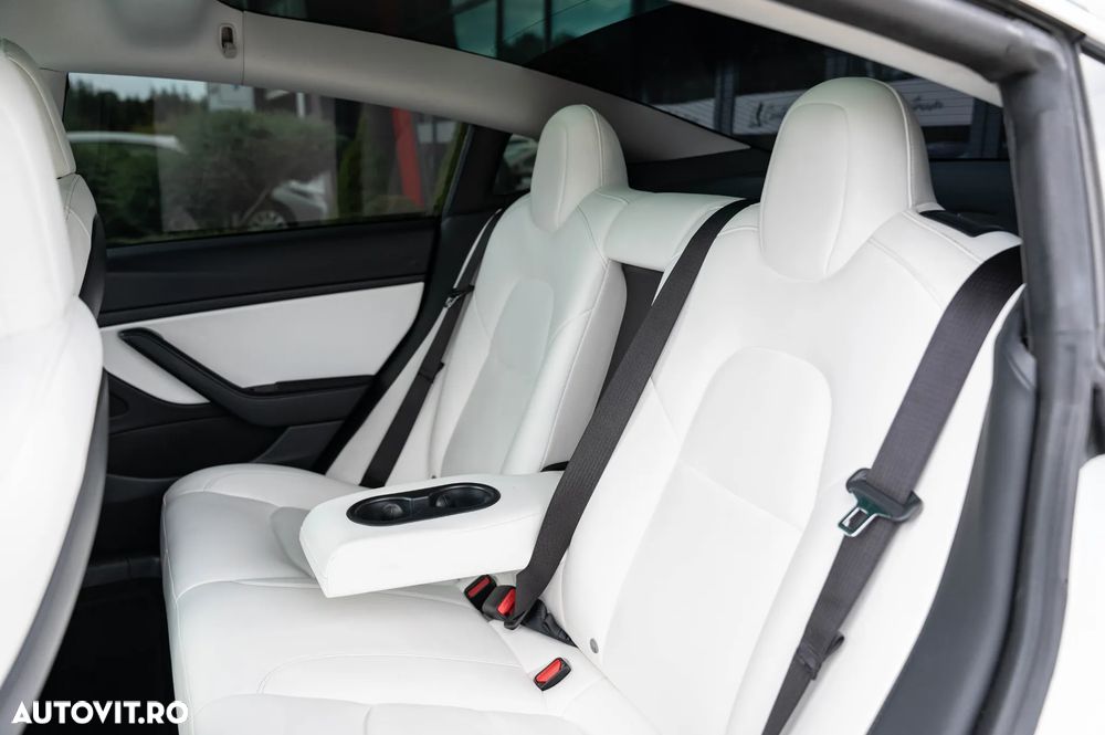 Tesla Model 3 Langstreckenbatterie Allradantrieb Dual Motor - 7