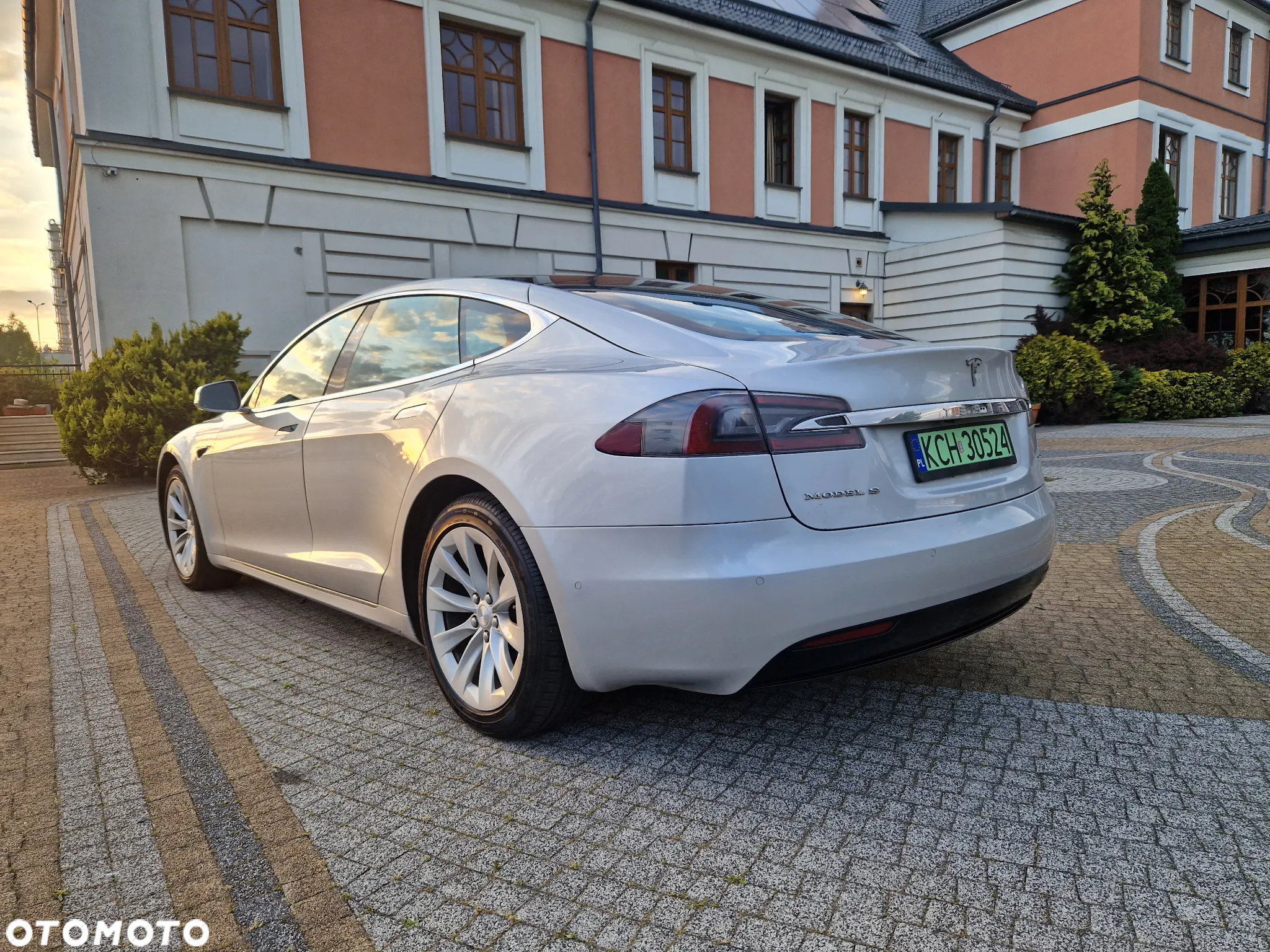 Tesla Model S Long Range Plus - 5